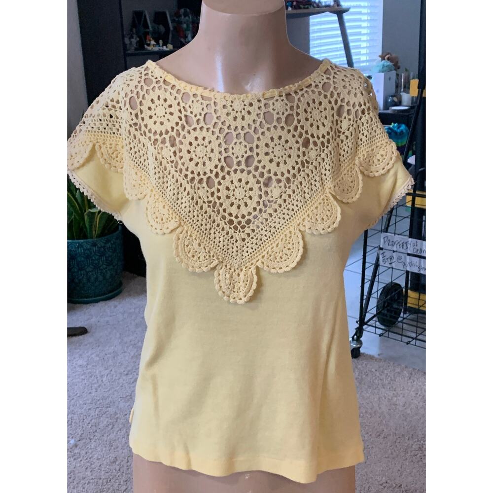 Light yellow crochet face flutter sleeve top size M